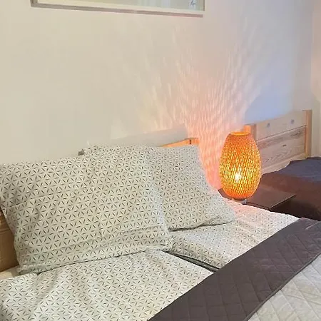 Goscinne Salomea ホームステイ カルビア