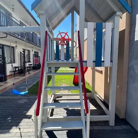 ホームステイ Goscinne Salomea