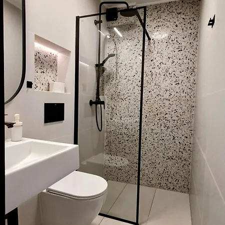 ホームステイ Goscinne Salomea