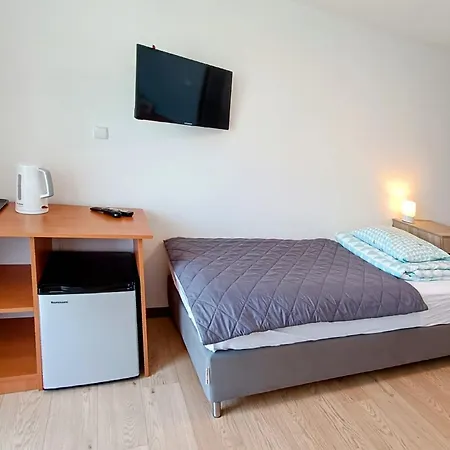 ホームステイ Goscinne Salomea