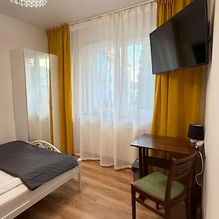 Goscinne Salomea ホームステイ