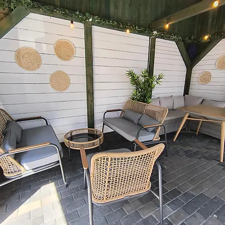 ホームステイ Goscinne Salomea