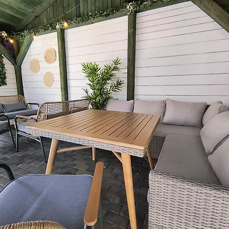 ホームステイ Goscinne Salomea カルビア